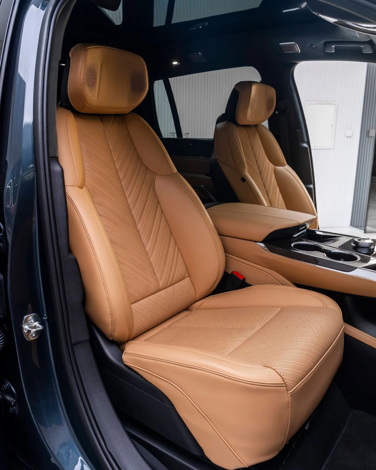 2026 Cadillac Escalade IQ 1000E Premium Luxury AWD for sale in Dubai — photo 11 of 22