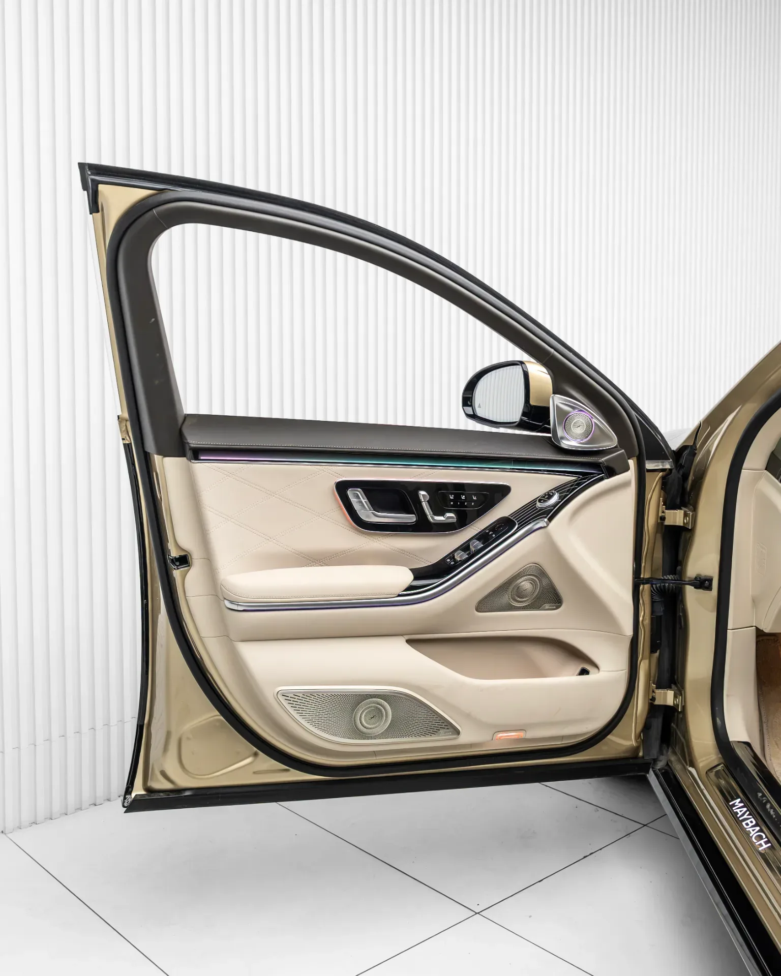 2024 Mercedes-Maybach S680 First Class for sale in Dubai — photo 3 of 23