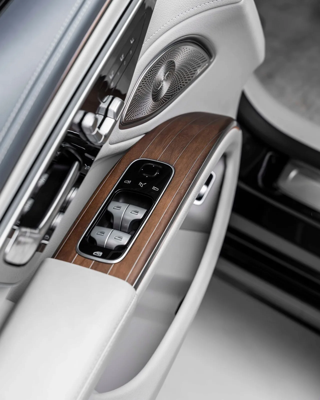 2022 Mercedes-Benz EQS 580 4MATIC Edition One for sale in Dubai — photo 5 of 19