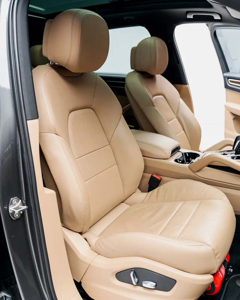 2019 Porsche Cayenne Standard for sale in Dubai — photo 14 of 16