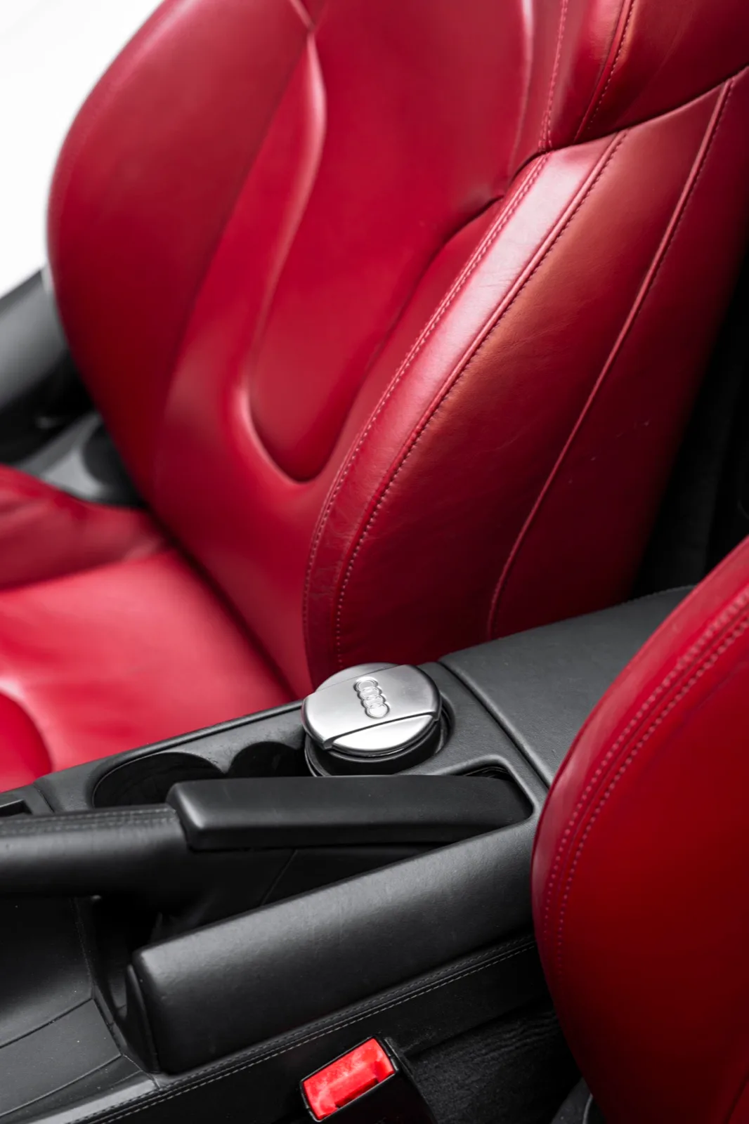 2015 Audi R8 Spyder V8 FSI Quattro for sale in Dubai — photo 14 of 20