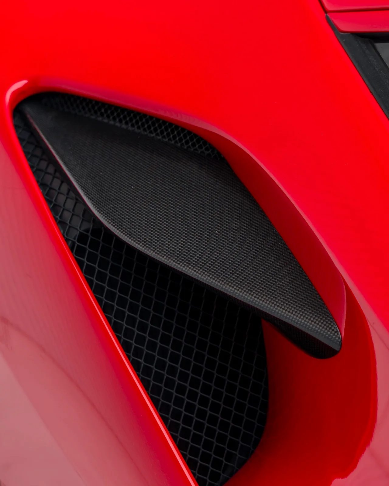 2022 Ferrari F8 Tributo for sale in Dubai — photo 21 of 24