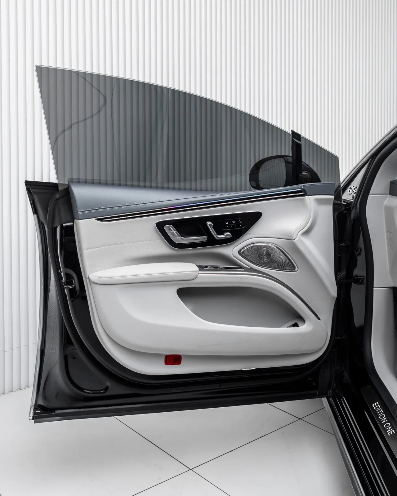 2022 Mercedes-Benz EQS 580 4MATIC Edition One for sale in Dubai — photo 4 of 19