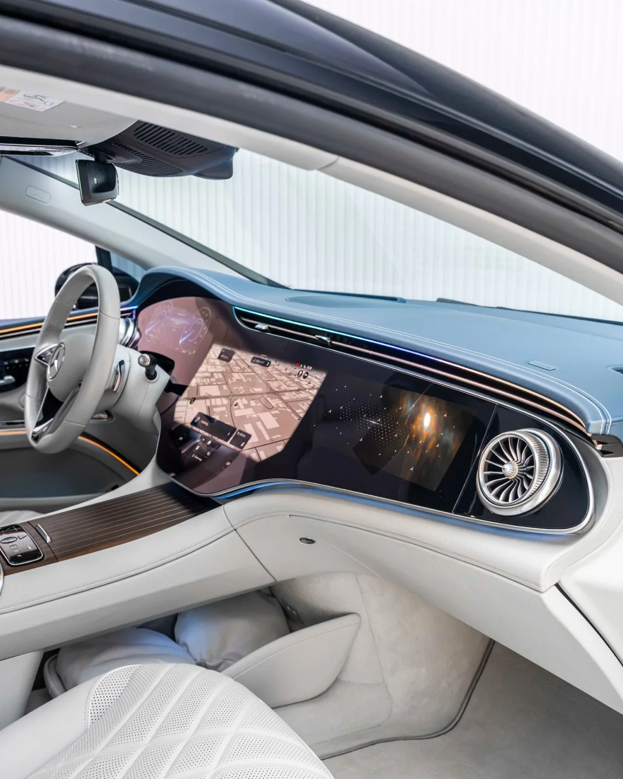 2022 Mercedes-Benz EQS 580 4MATIC Edition One for sale in Dubai — photo 9 of 19