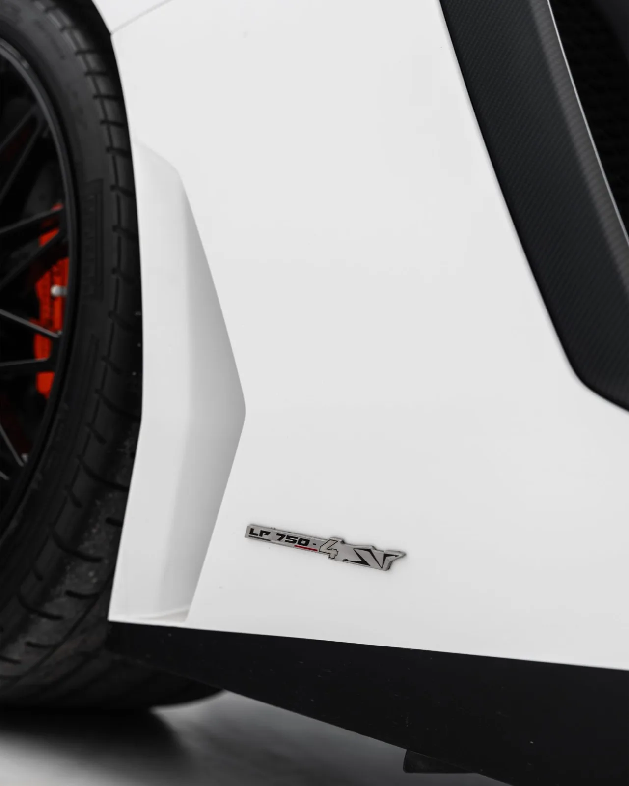 2017 Lamborghini Aventador LP 750-4 SV Coupé for sale in Dubai — photo 11 of 13