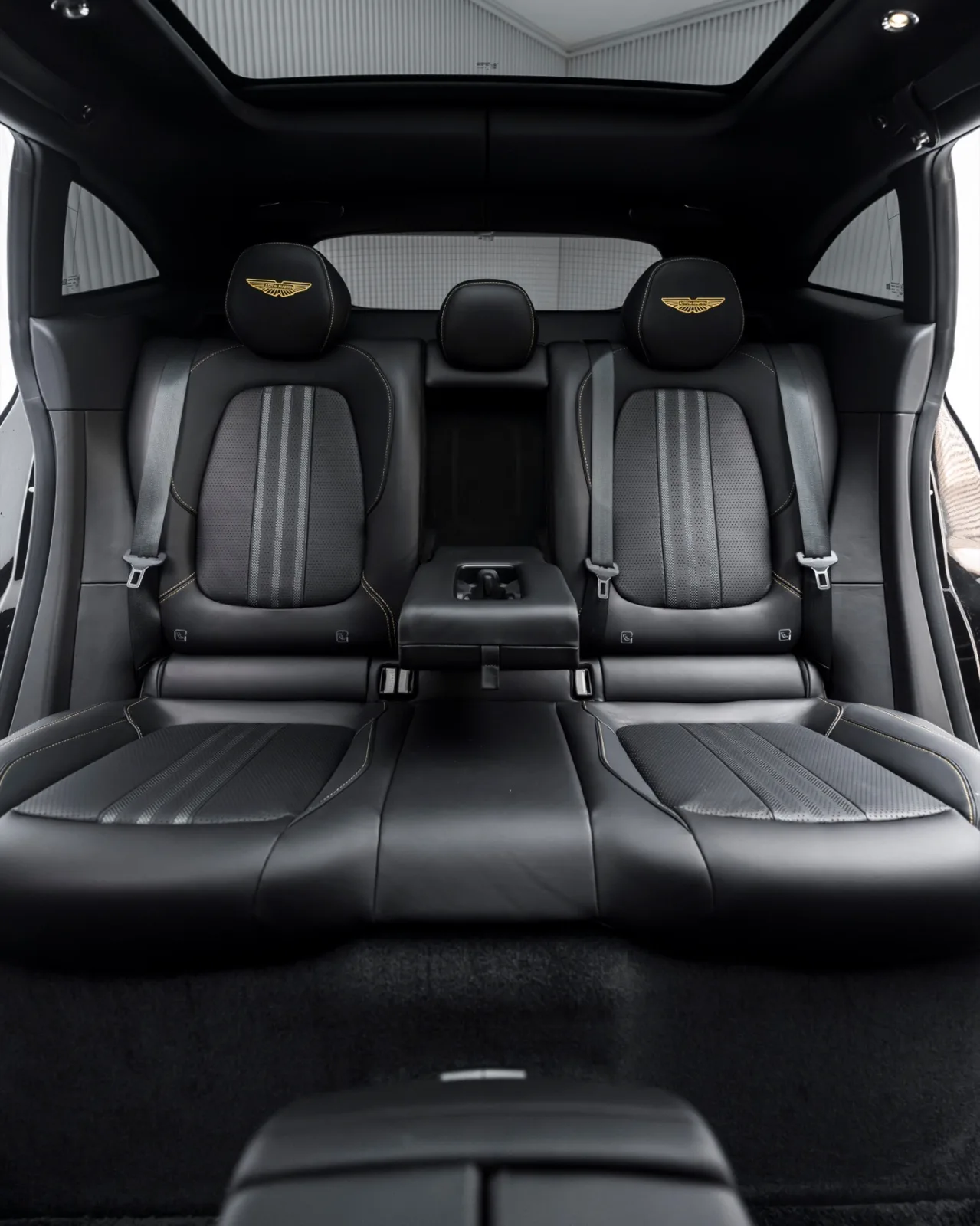 2025 Aston Martin DBX707 for sale in Dubai — photo 11 of 18