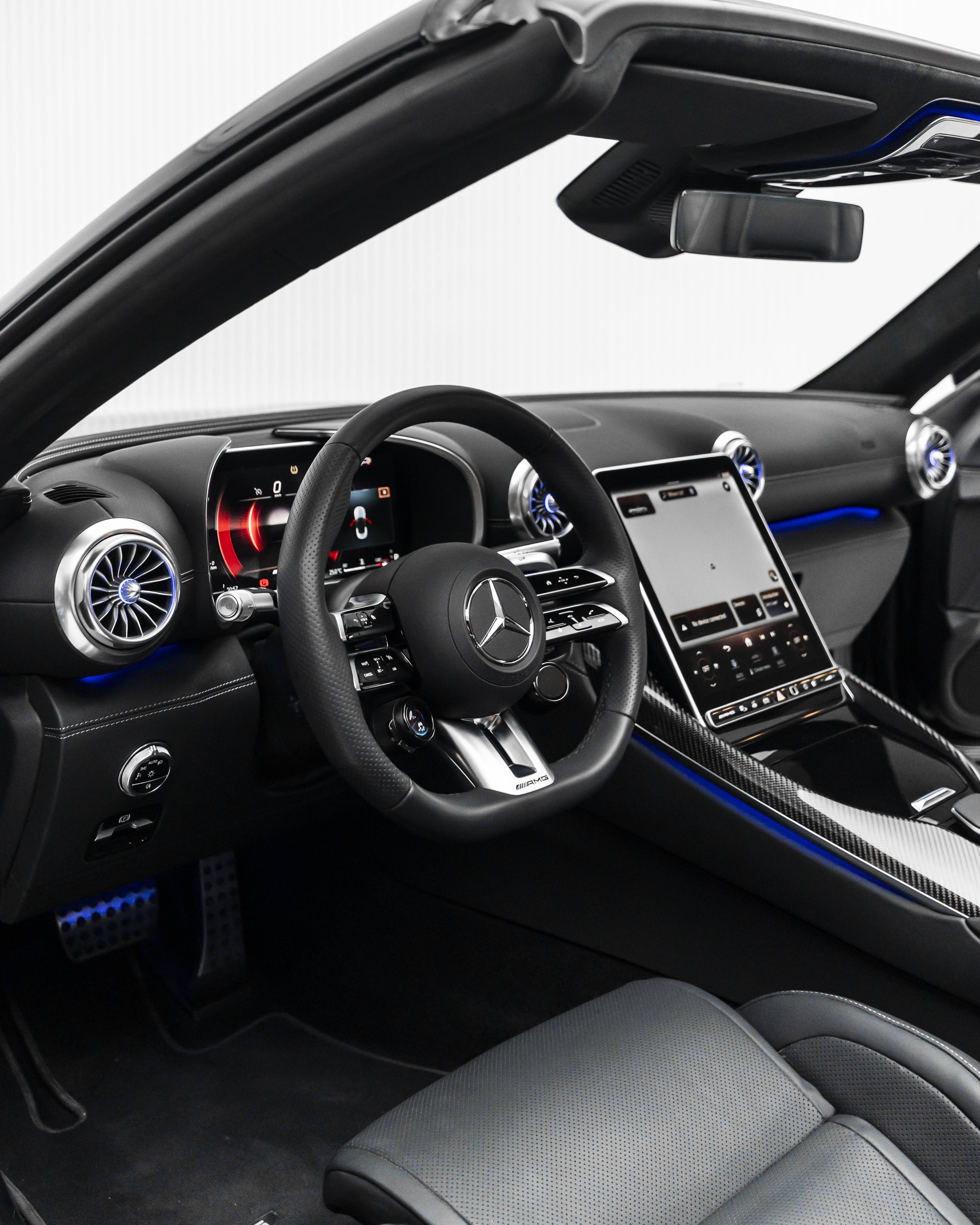 2023 Mercedes-Benz SL 63 AMG 4MATIC+ view 9