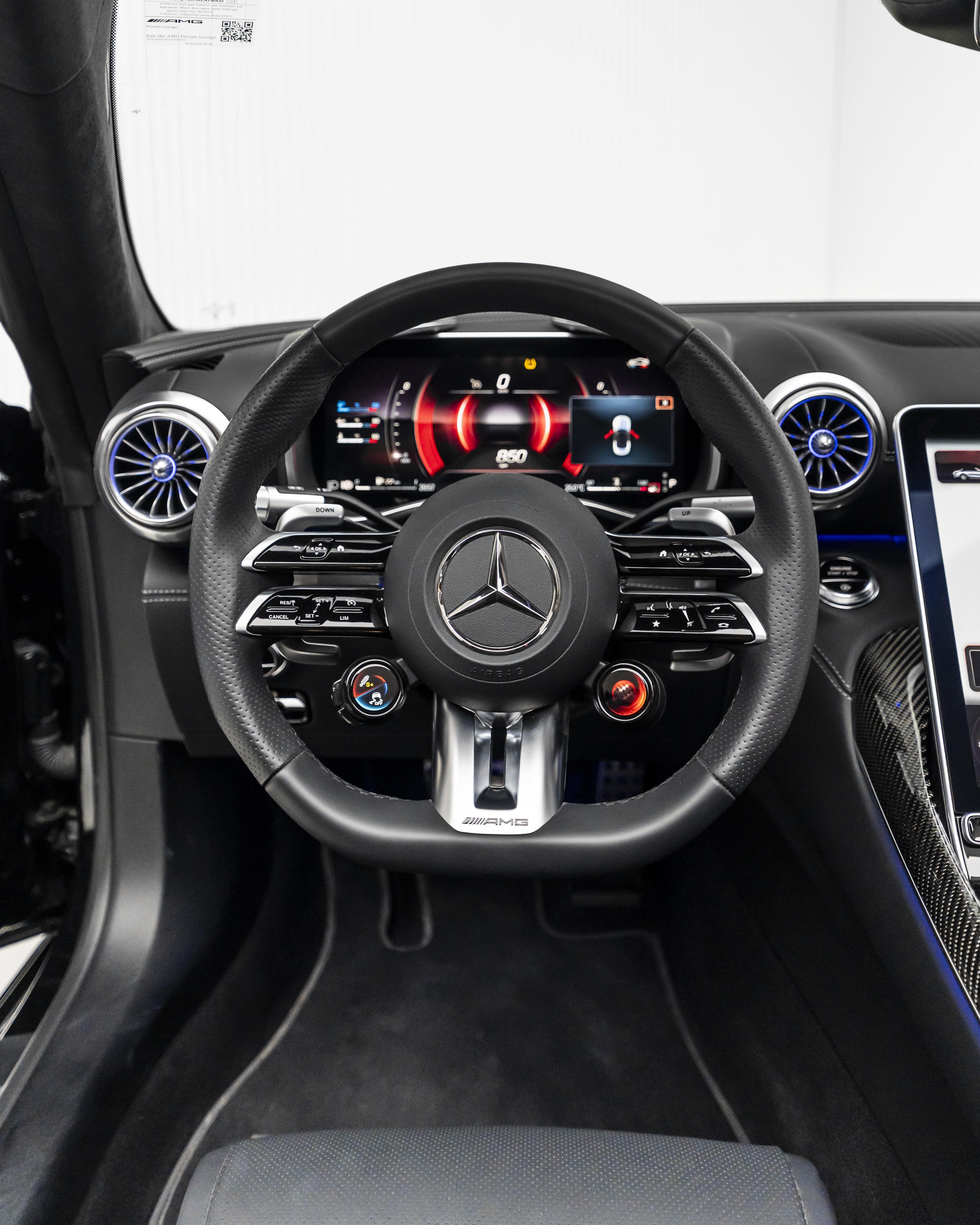2023 Mercedes-Benz SL 63 AMG 4MATIC+ view 10