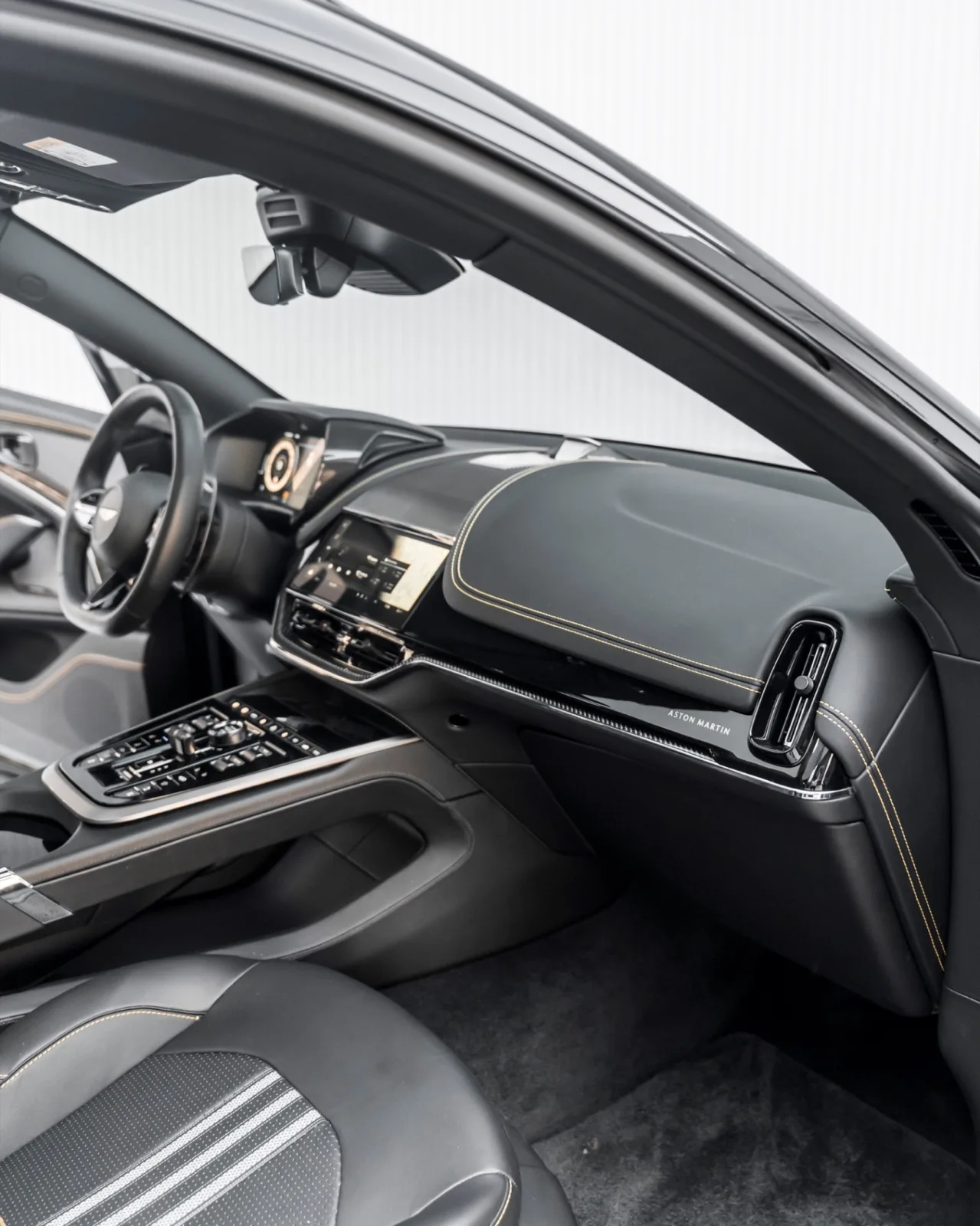 2025 Aston Martin DBX707 for sale in Dubai — photo 12 of 18