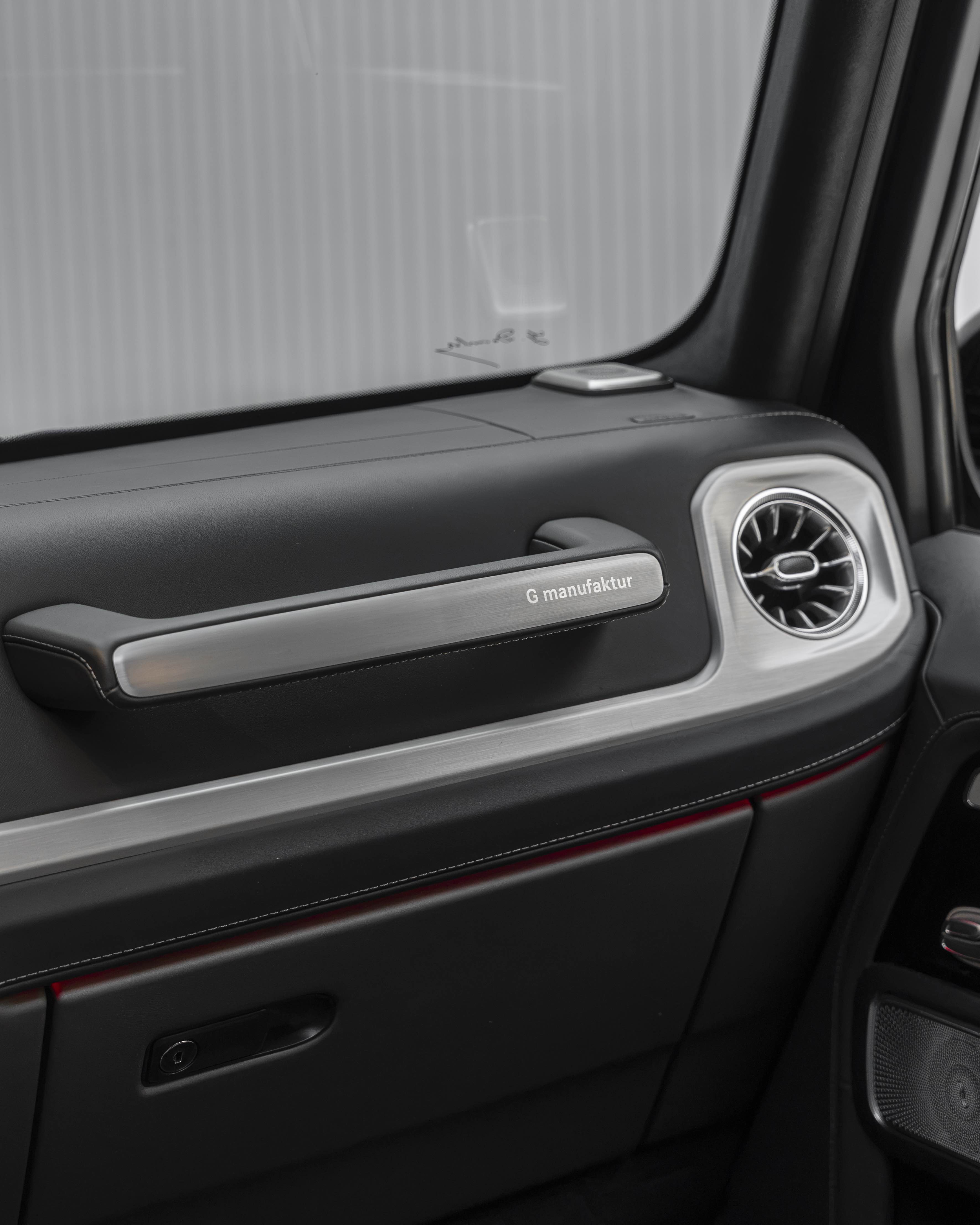 2022 Mercedes-Benz G63 AMG view 9