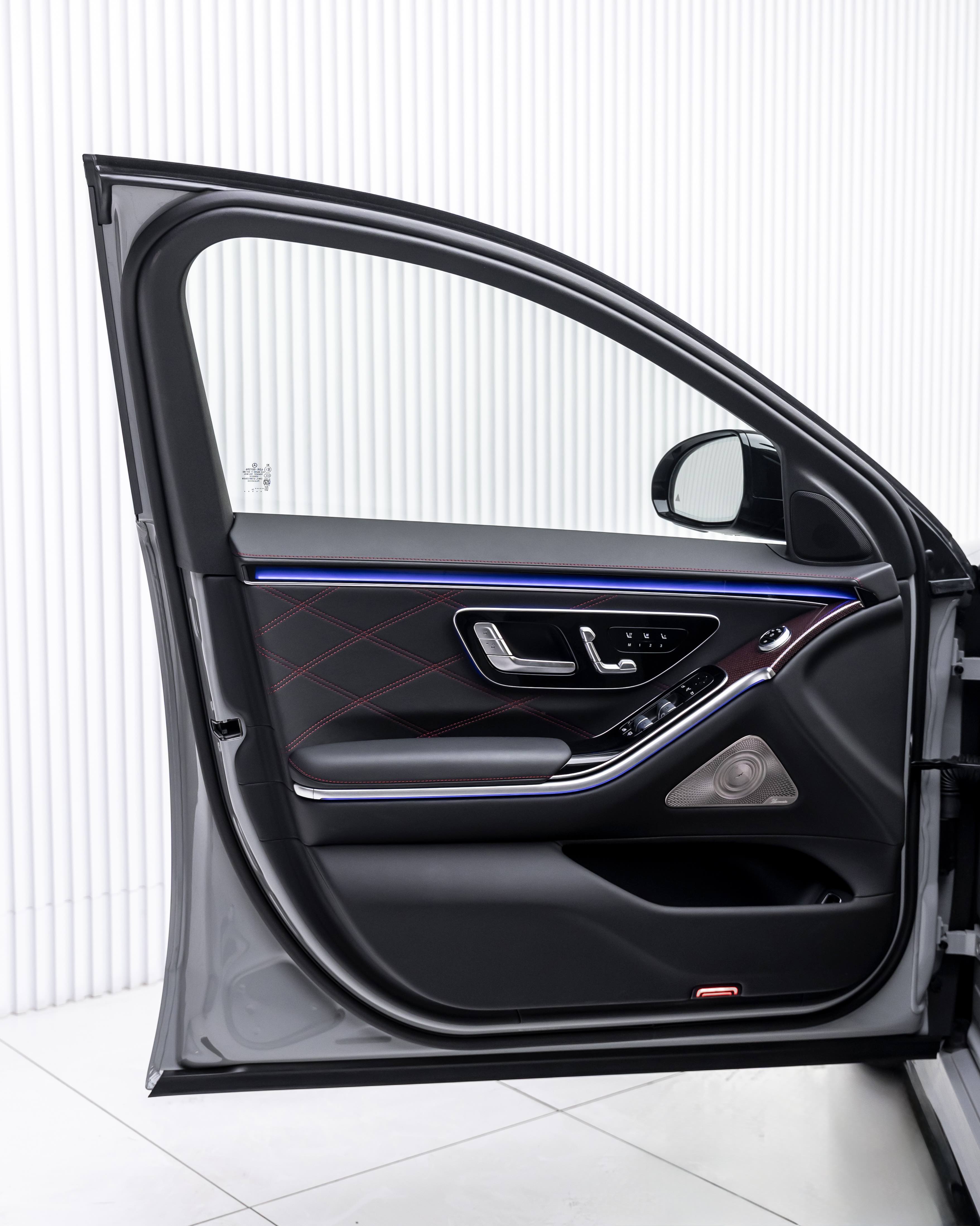 2025 Mercedes-Benz S-Class BRABUS 930 view 5