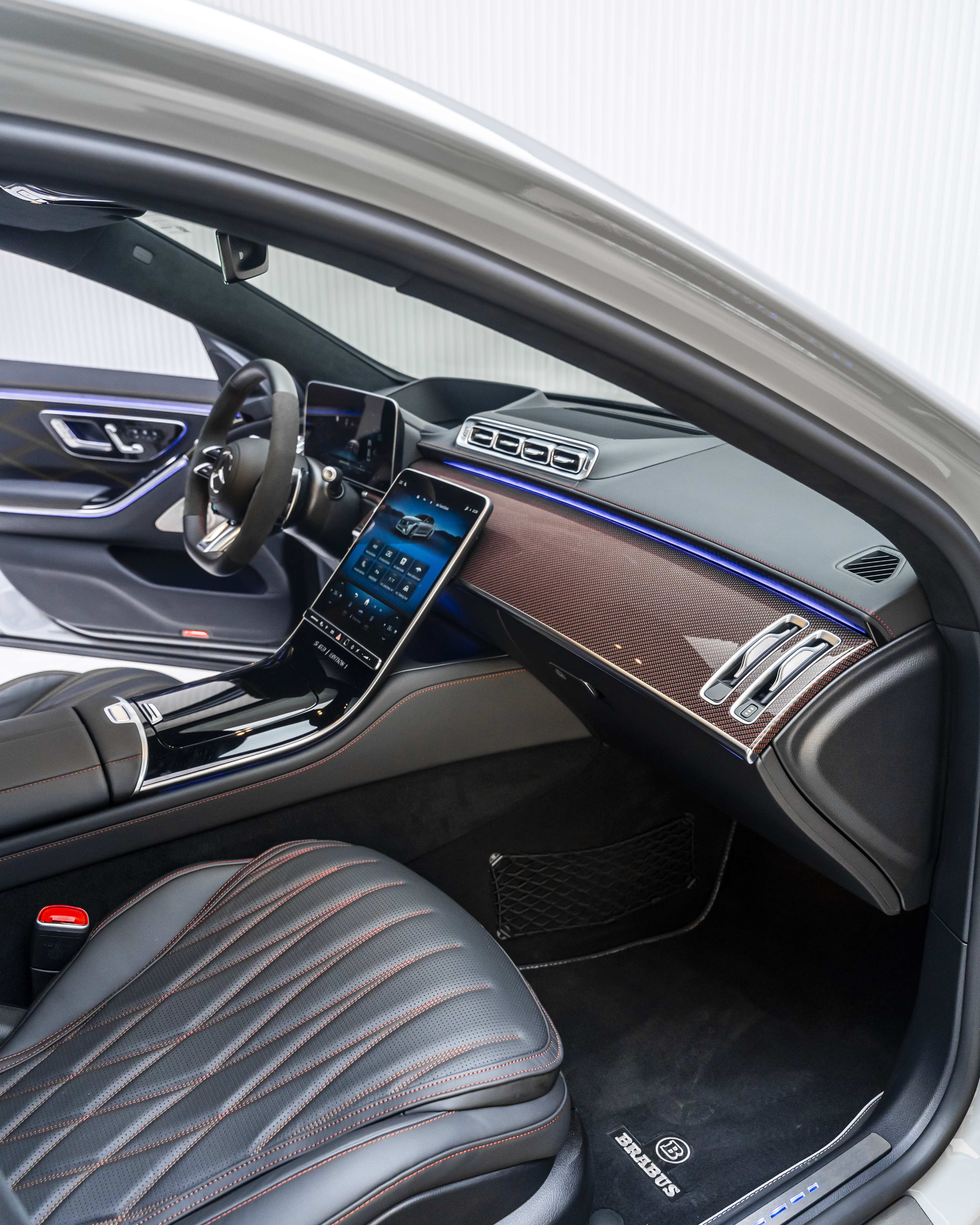 2025 Mercedes-Benz S-Class BRABUS 930 view 9