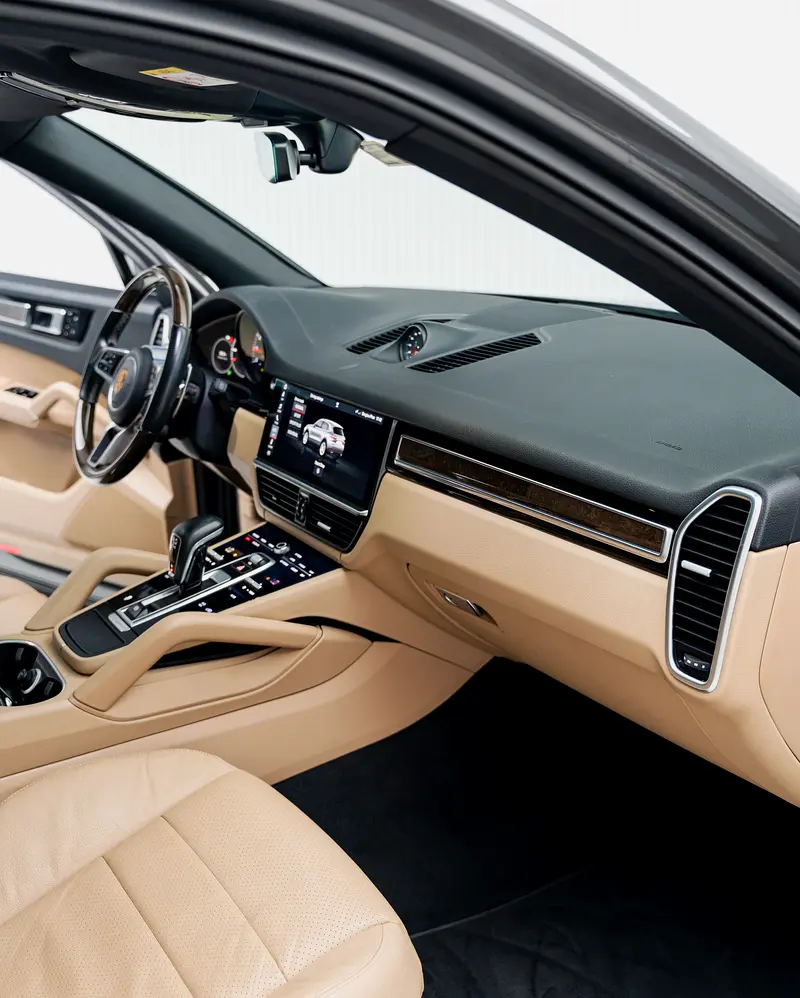 2019 Porsche Cayenne Standard for sale in Dubai — photo 12 of 16