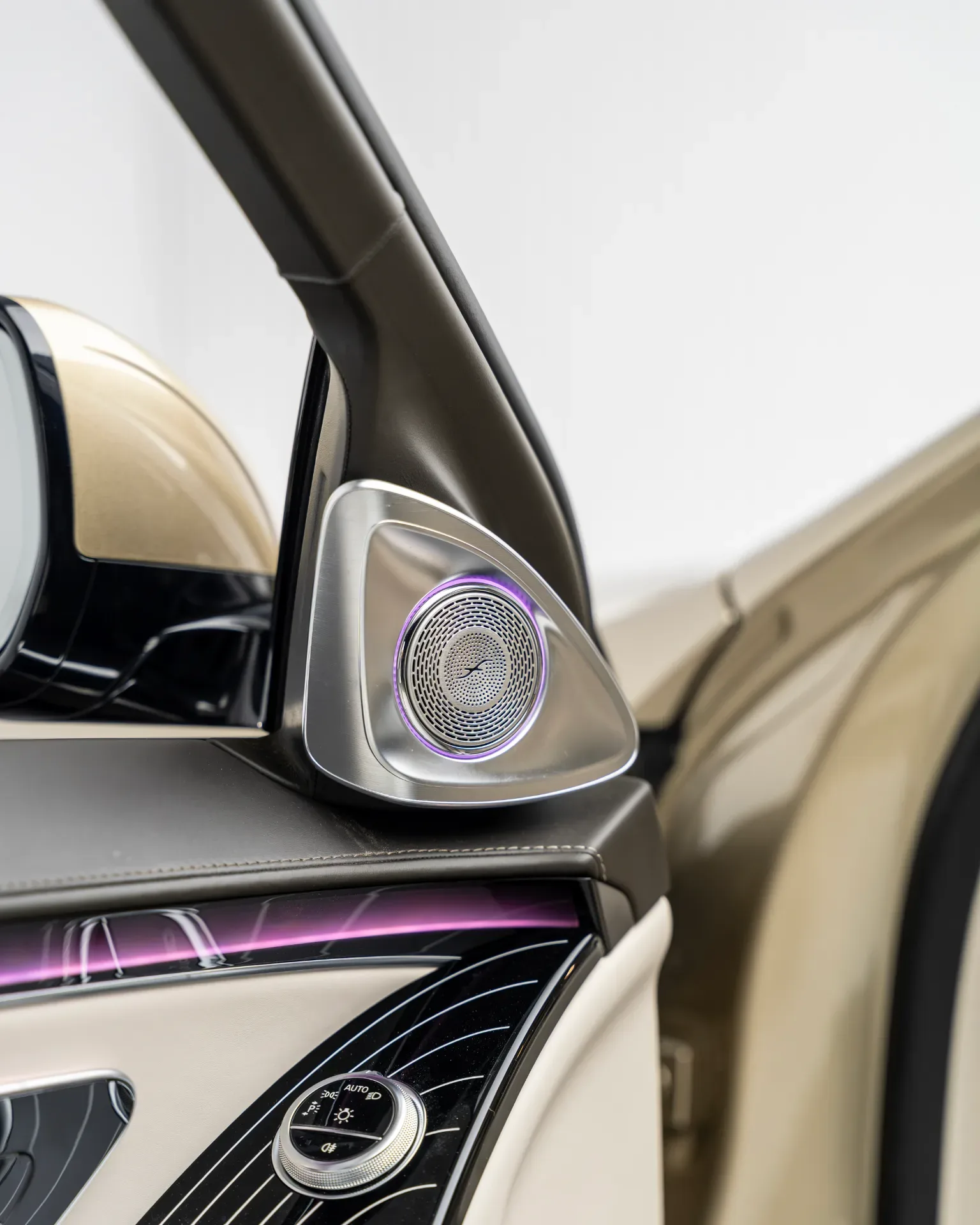 2024 Mercedes-Maybach S680 First Class for sale in Dubai — photo 4 of 23