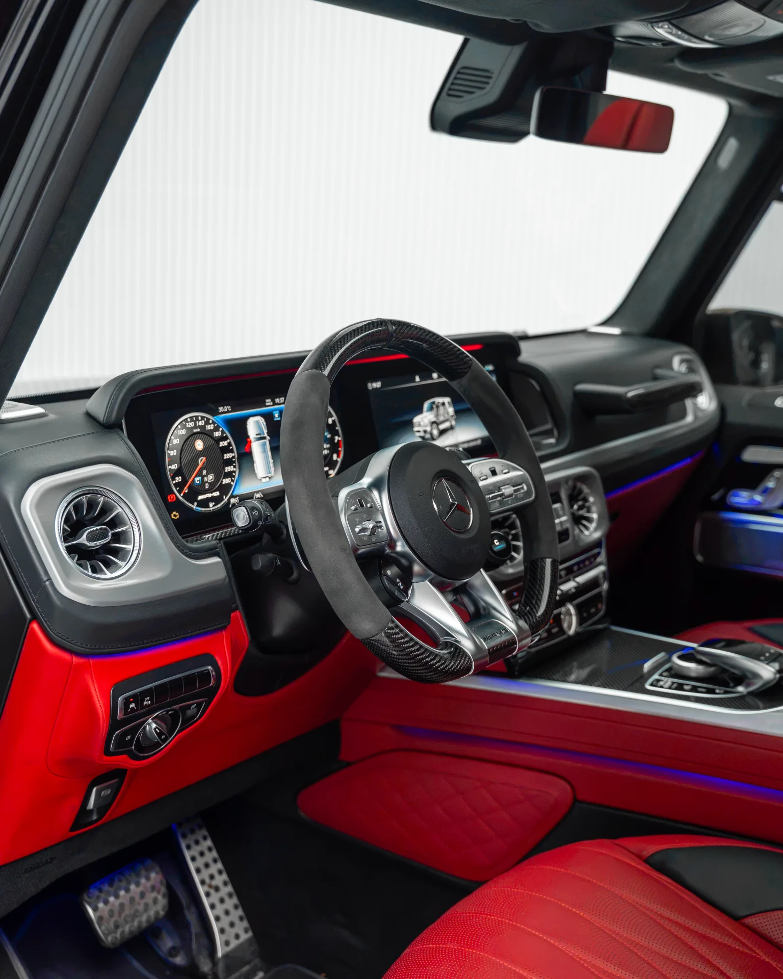 2022 Mercedes-Benz G63 AMG view 4