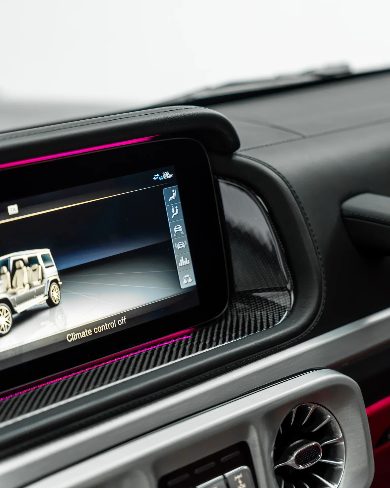 2022 Mercedes-Benz G63 AMG view 8