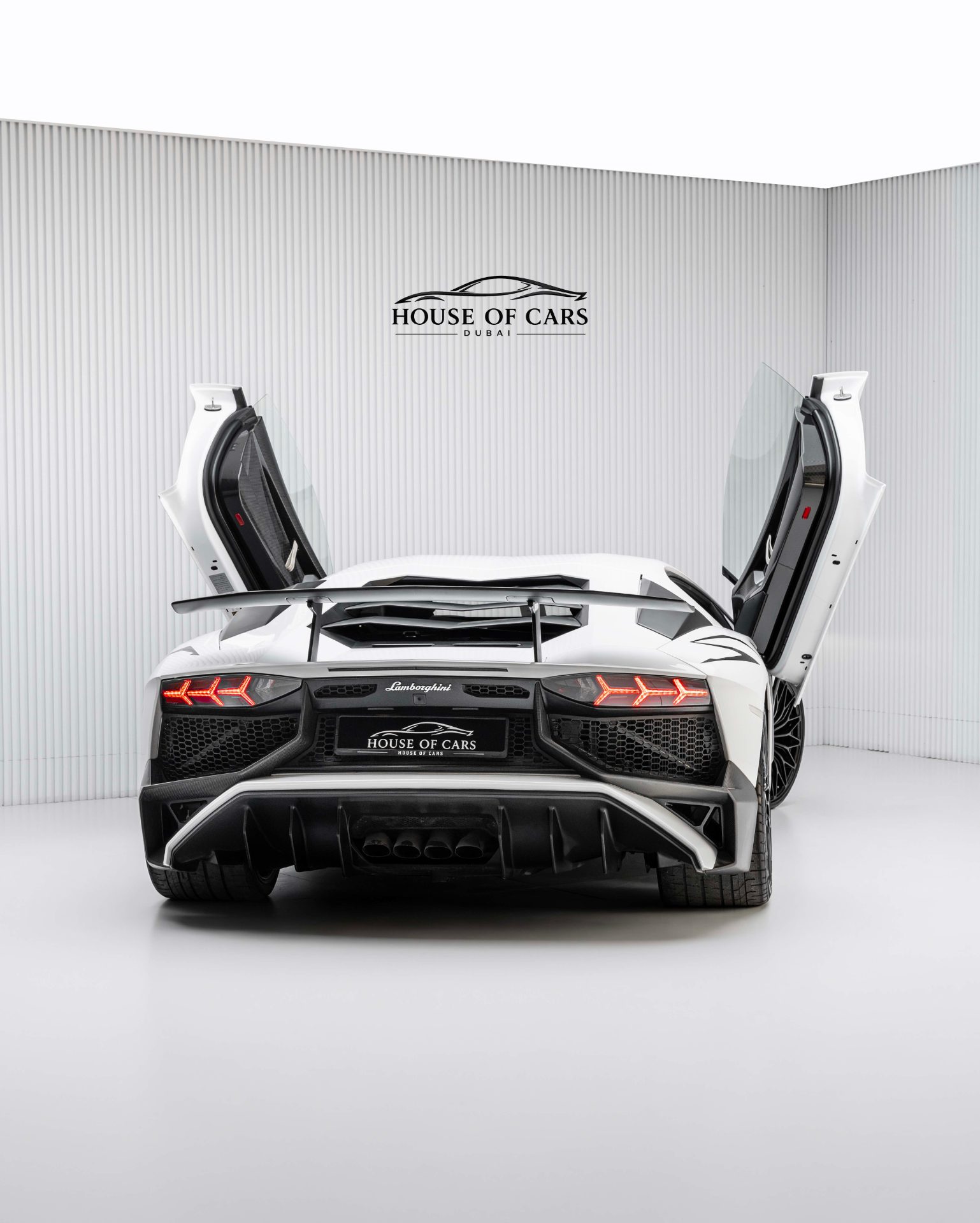 2017 Lamborghini Aventador LP 750-4 SV Coupé view 2