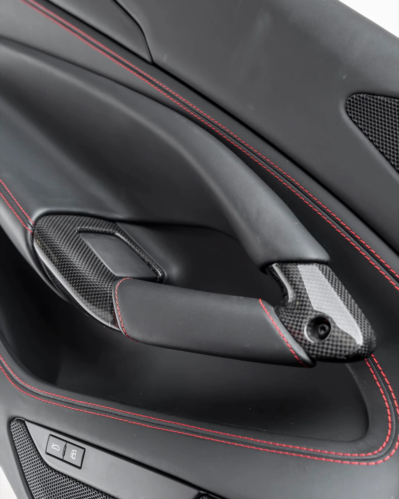 2022 Ferrari F8 Tributo for sale in Dubai — photo 15 of 24