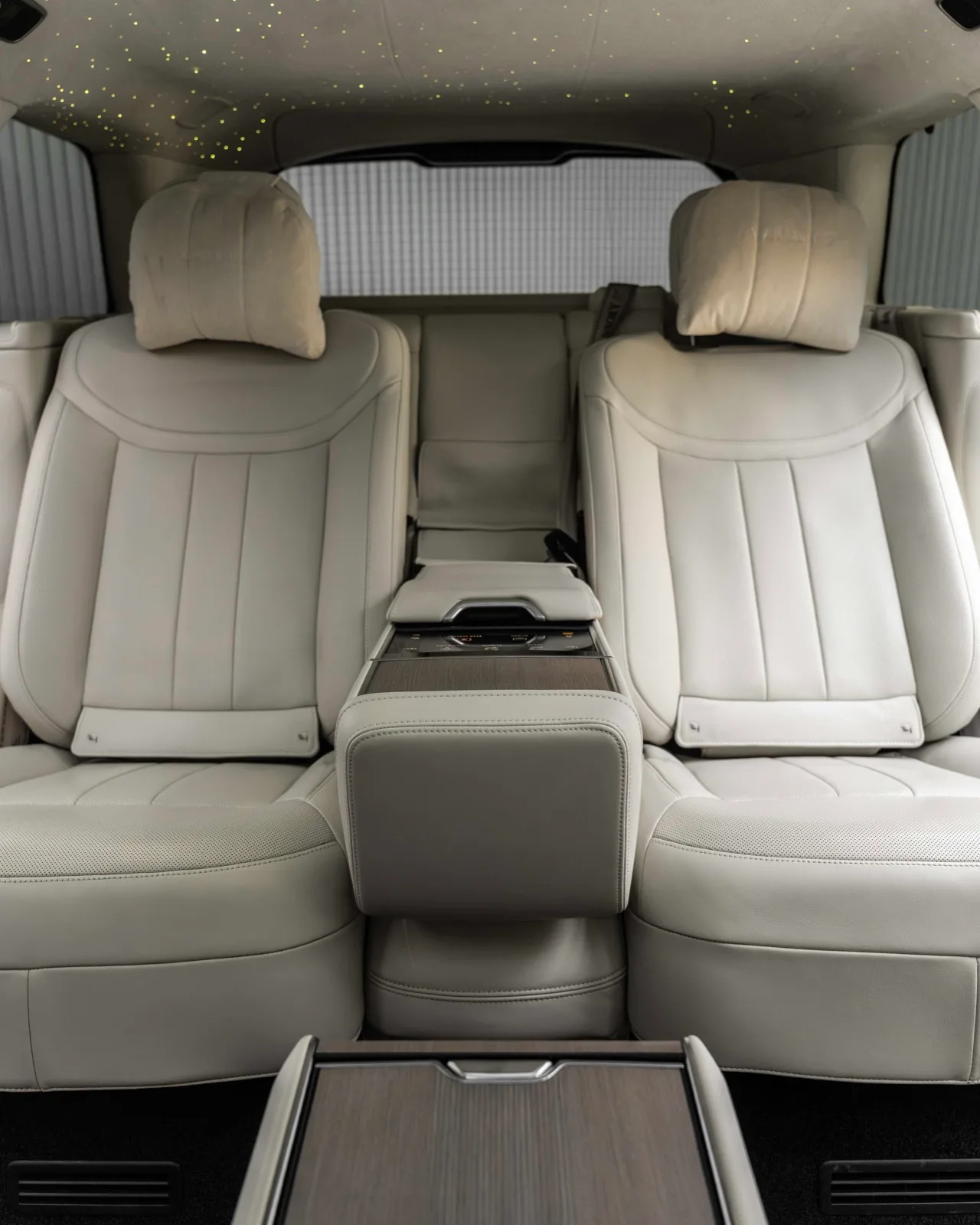 2023 Land Rover Range Rover Mansory First Edition LWB for sale in Dubai — photo 18 of 26