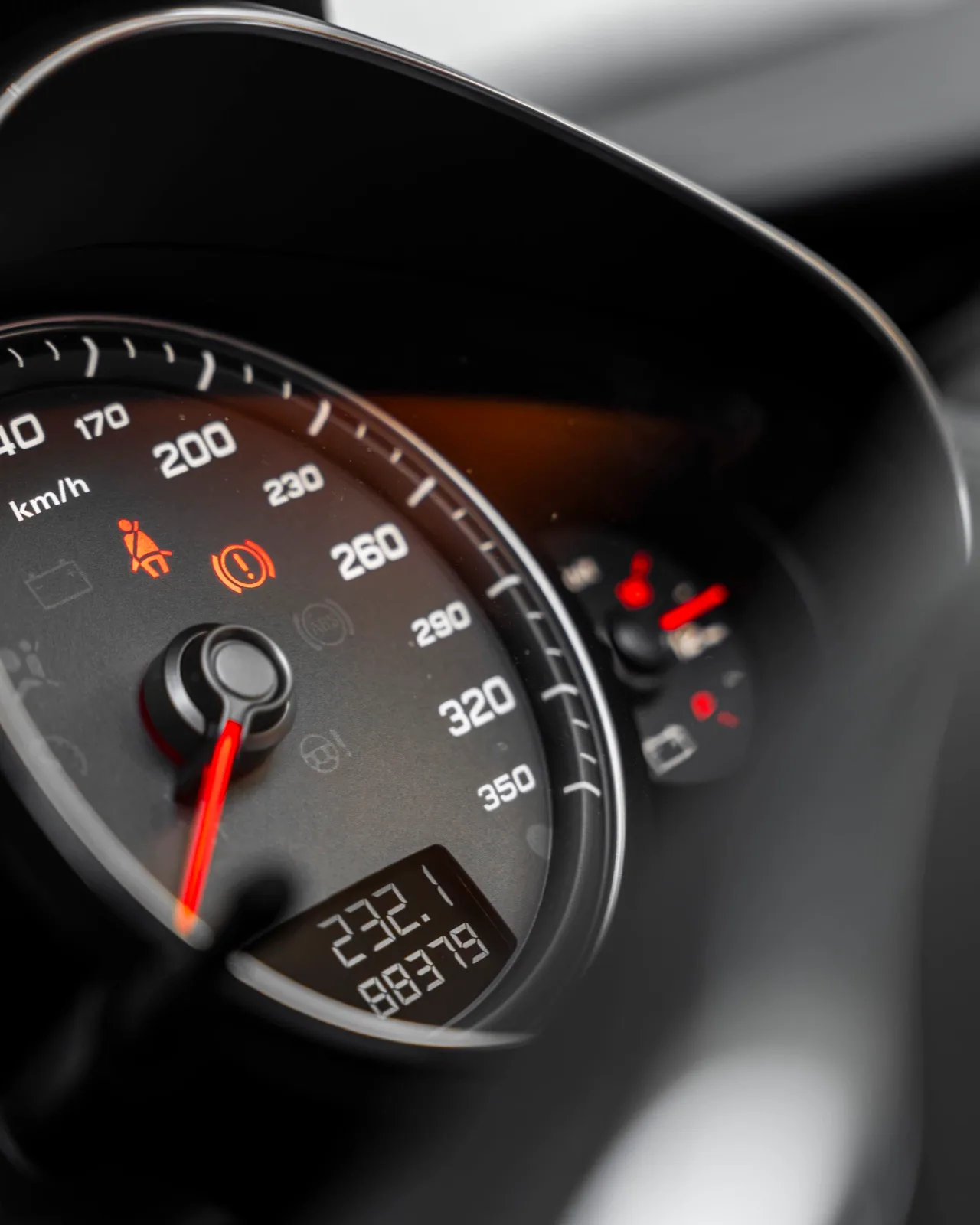 2015 Audi R8 Spyder V8 FSI Quattro for sale in Dubai — photo 13 of 20