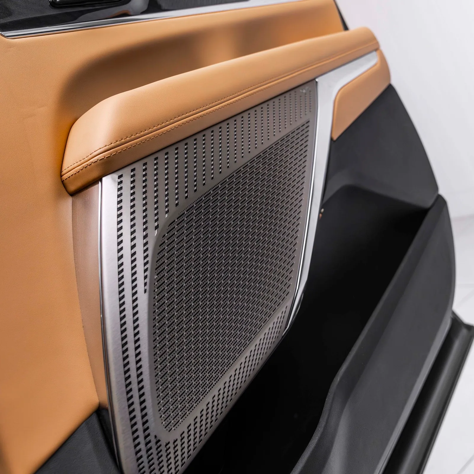 2026 Cadillac Escalade IQ 1000E Premium Luxury AWD for sale in Dubai — photo 17 of 22