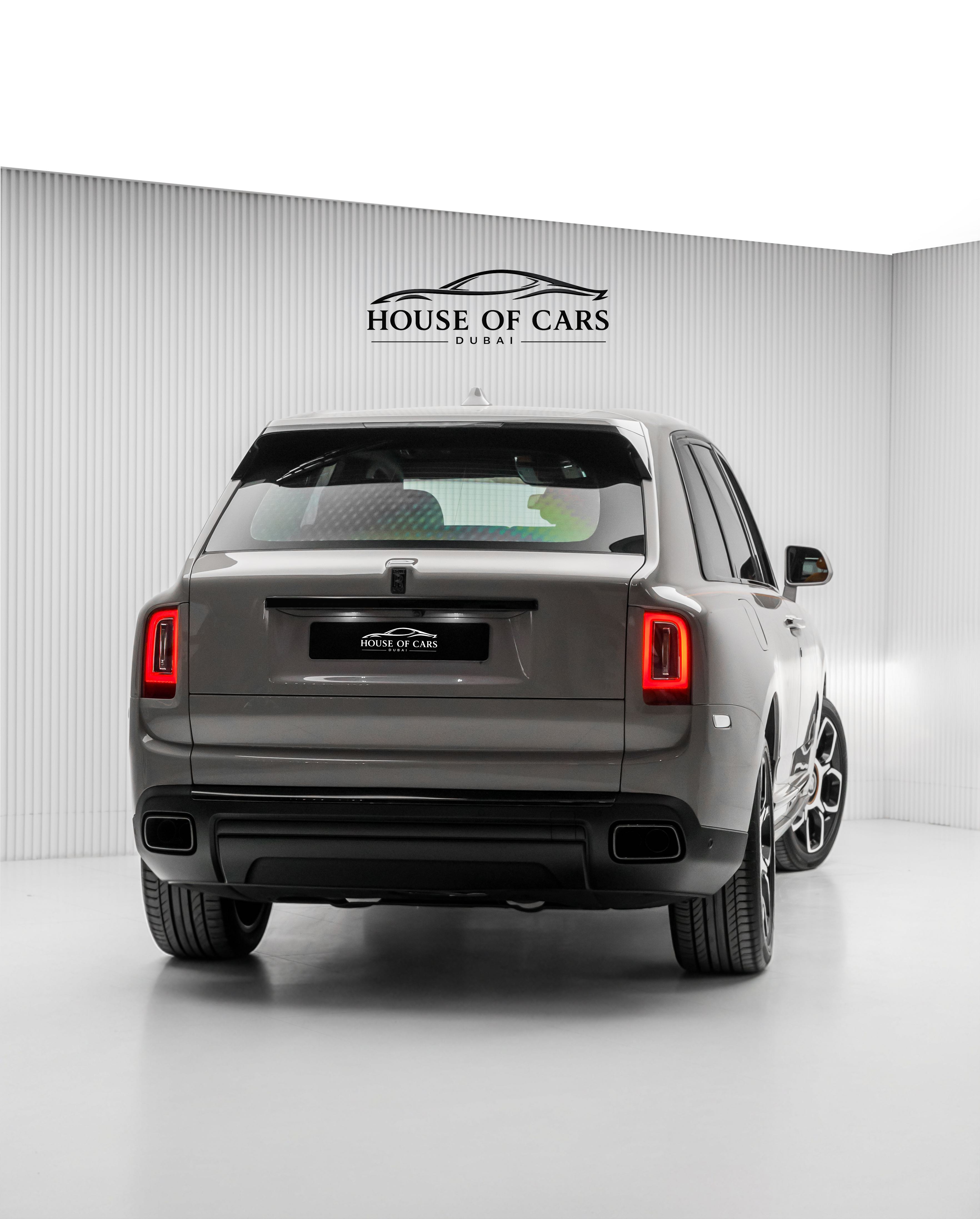 2023 Rolls-Royce Cullinan Black Badge view 2