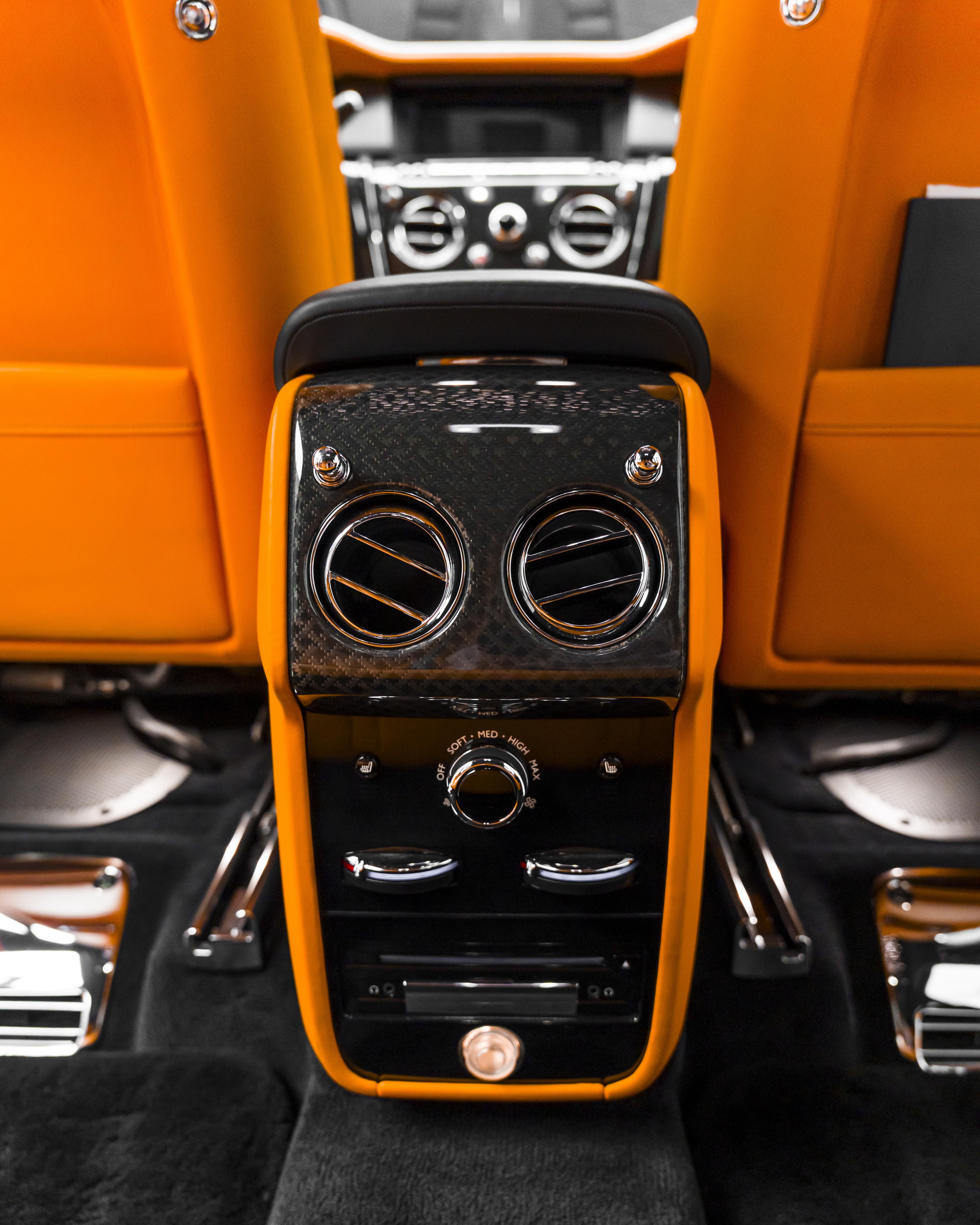 2023 Rolls-Royce Cullinan Black Badge view 13