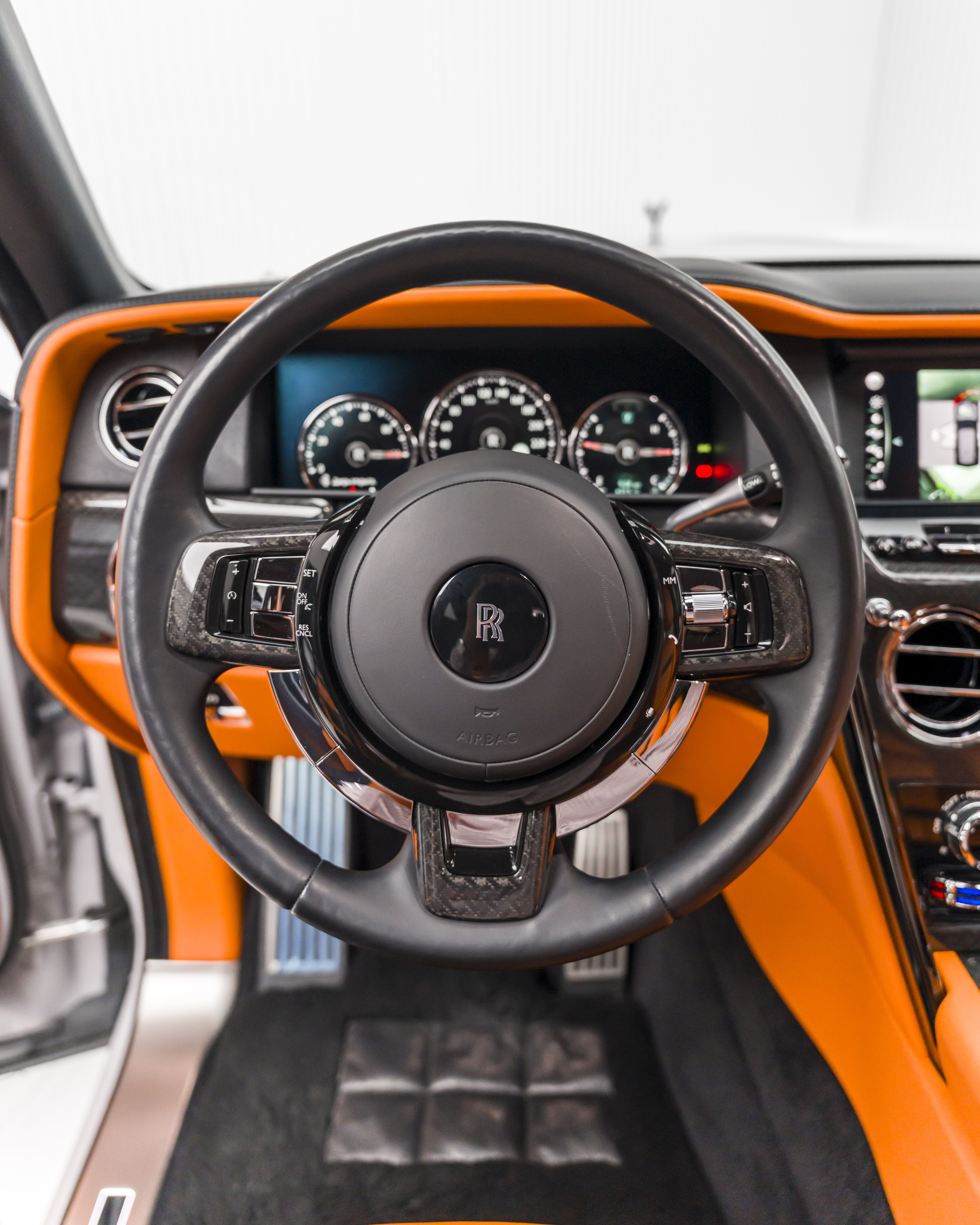 2023 Rolls-Royce Cullinan Black Badge view 7