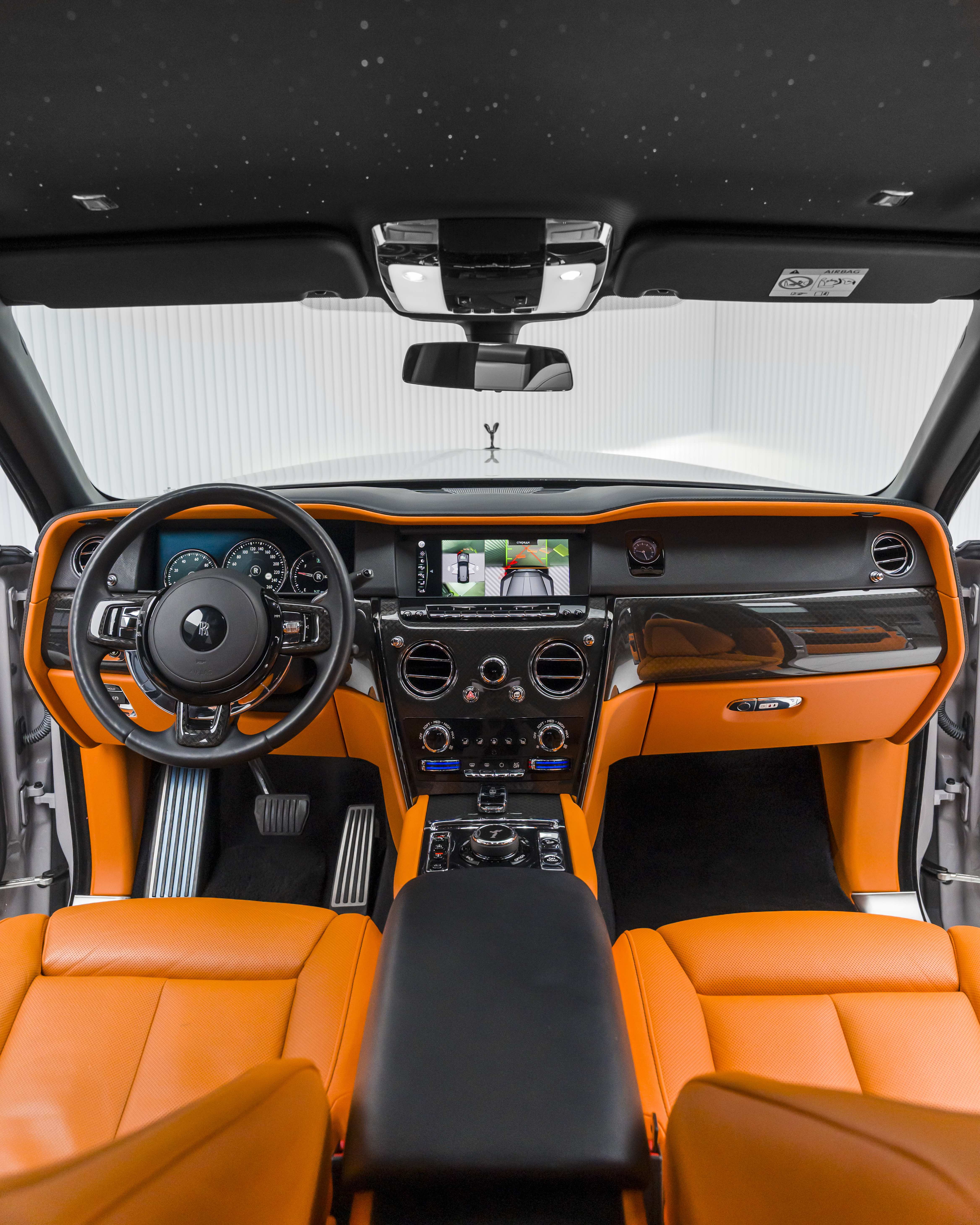 2023 Rolls-Royce Cullinan Black Badge view 8