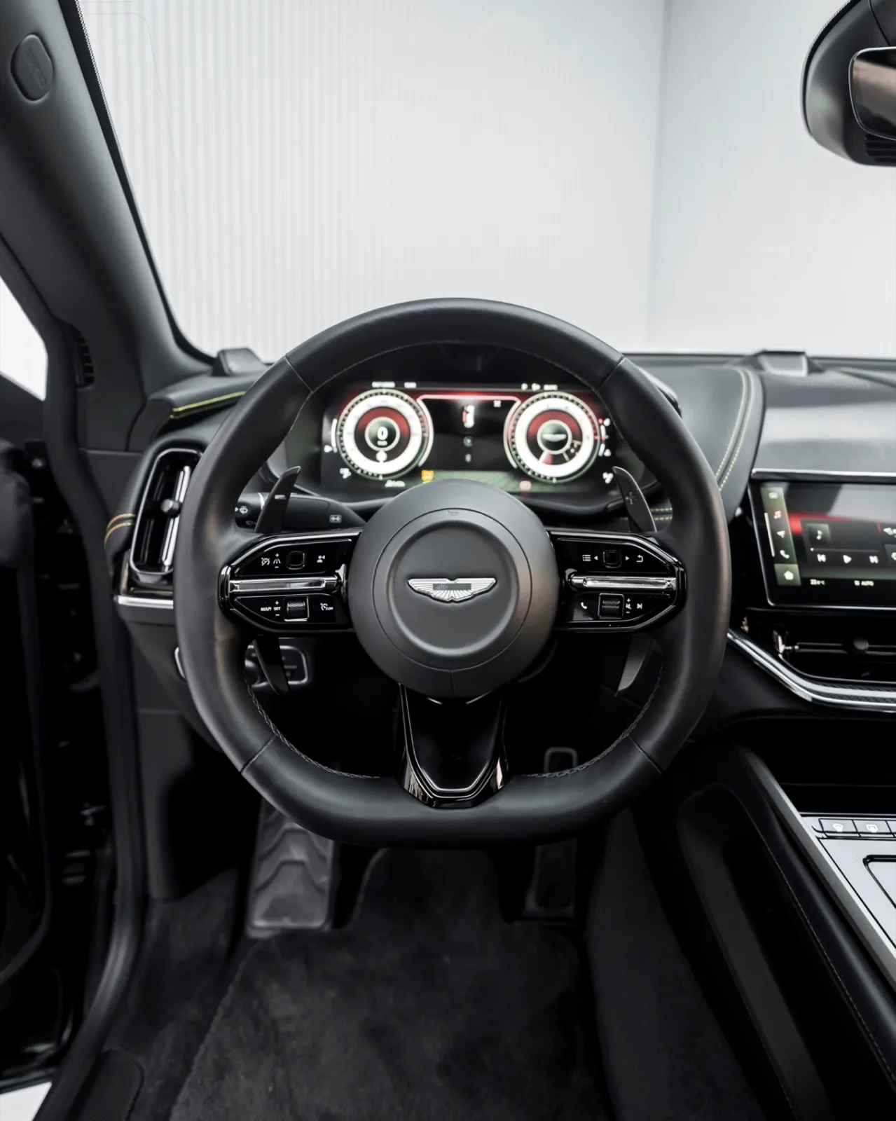2025 Aston Martin DBX707 for sale in Dubai — photo 9 of 18