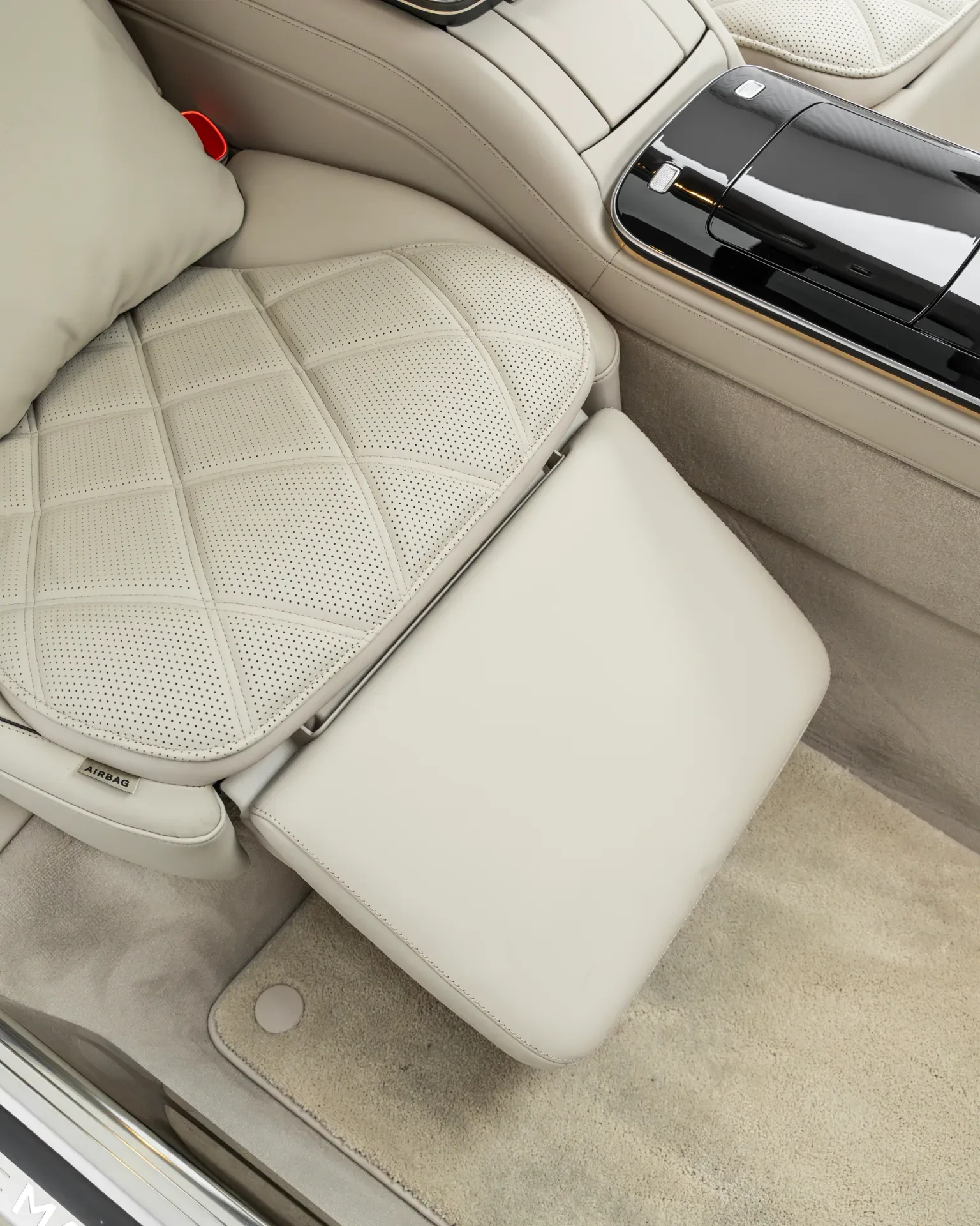 2024 Mercedes-Maybach S680 First Class for sale in Dubai — photo 13 of 23