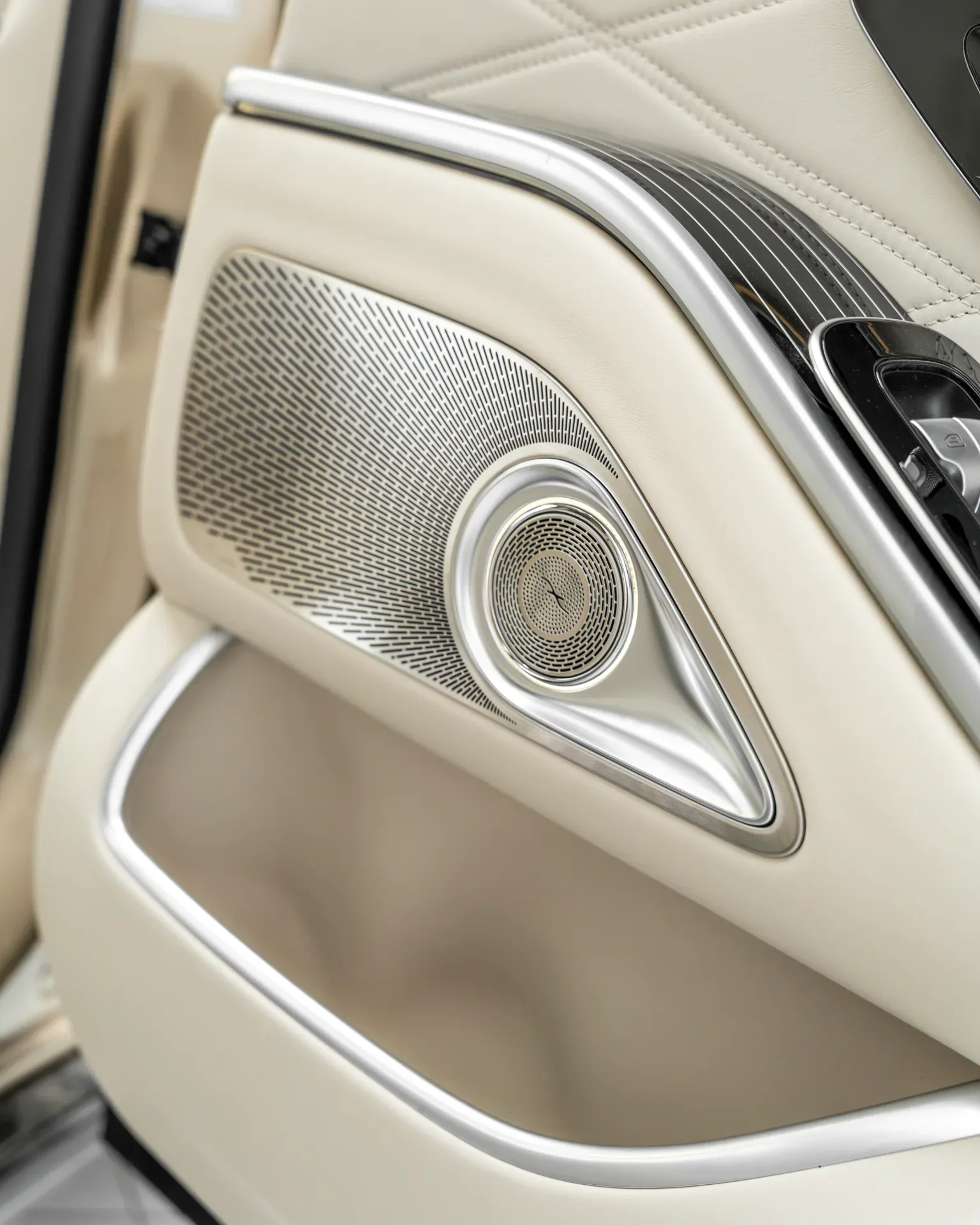 2024 Mercedes-Maybach S680 First Class for sale in Dubai — photo 9 of 23