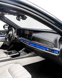 2024 BMW 740i M Sport for sale in Dubai — photo 12 of 17