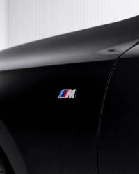 2024 BMW 740i M Sport for sale in Dubai — photo 4 of 17