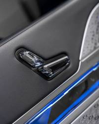 2024 BMW 740i M Sport for sale in Dubai — photo 8 of 17