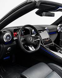 2023 Mercedes-Benz SL 63 AMG 4MATIC+ for sale in Dubai — photo 9 of 18
