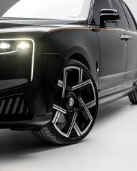 2020 Rolls-Royce Cullinan Black Badge (Facelift) for sale in Dubai — photo 3 of 20