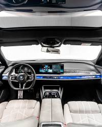 2024 BMW 740i M Sport for sale in Dubai — photo 11 of 17
